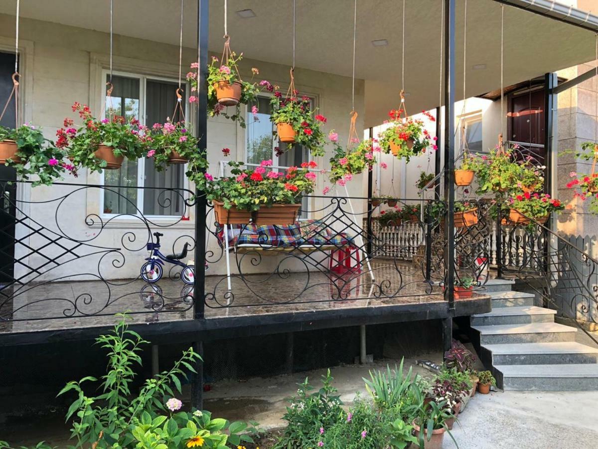 Guest House Tasunia Kutaisi Exterior foto